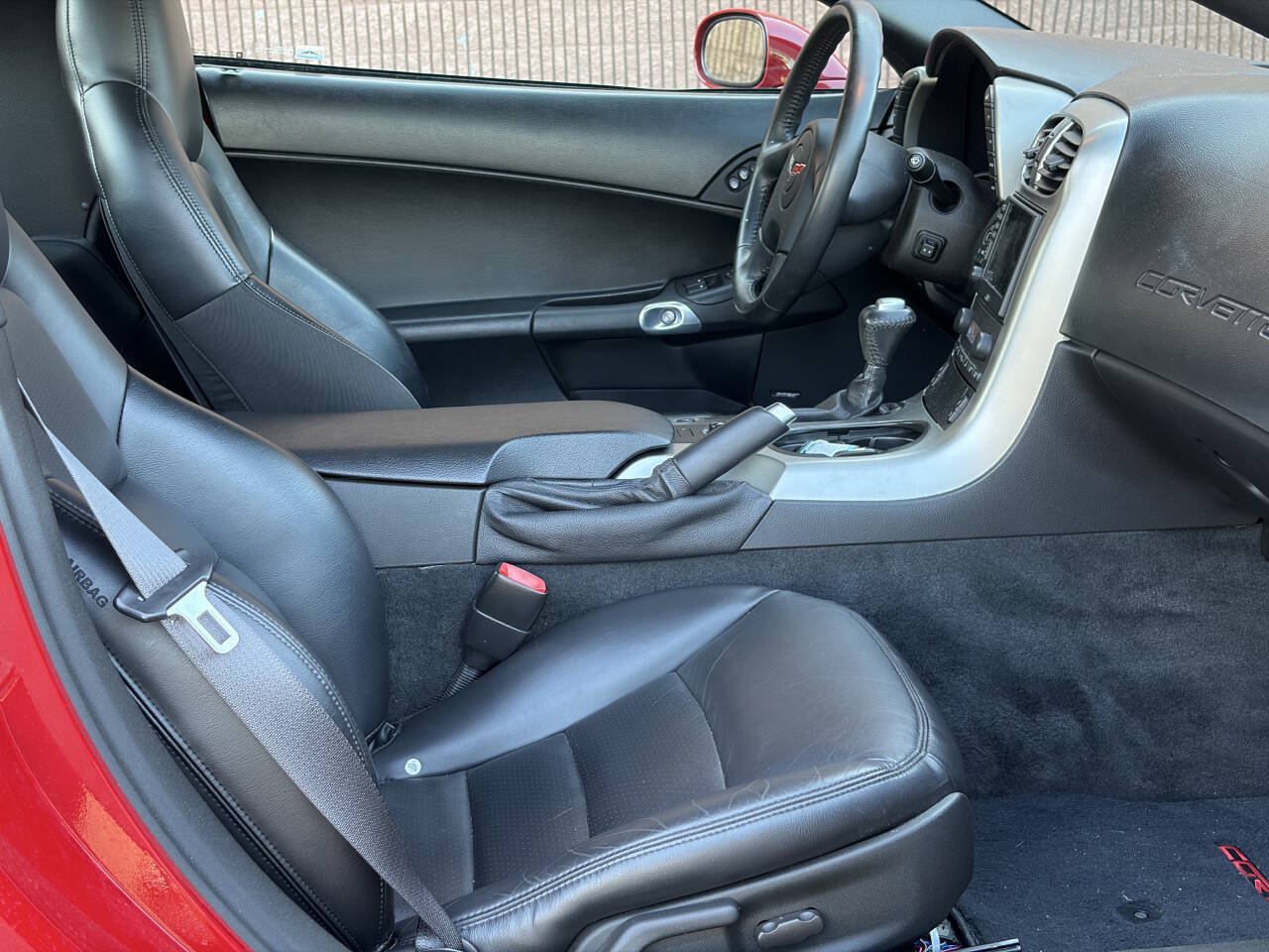 Used 2005 Chevrolet Corvette Coupe w/ Preferred Equipment Group RWD image 16