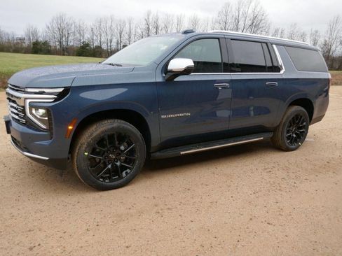 New 2026 Chevrolet Suburban Premier w/ Sun And Tow Package AWD/4WD image 7