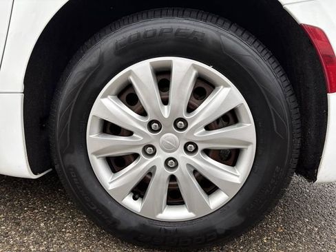 Used 2020 Chrysler Voyager L image 47