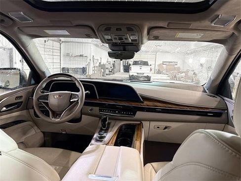 Used 2024 Cadillac Escalade Sport Platinum image 10