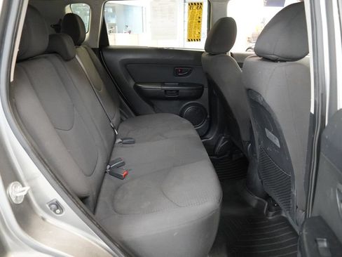 Used 2013 Kia Soul FWD image 27