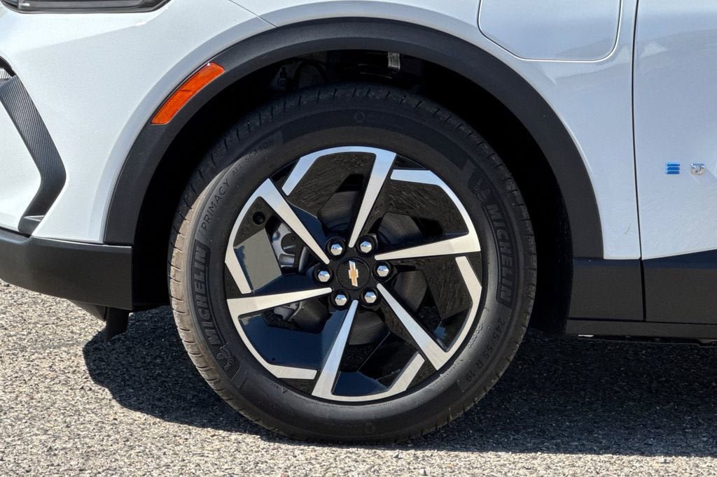 New 2026 Chevrolet Equinox EV LT FWD image 25