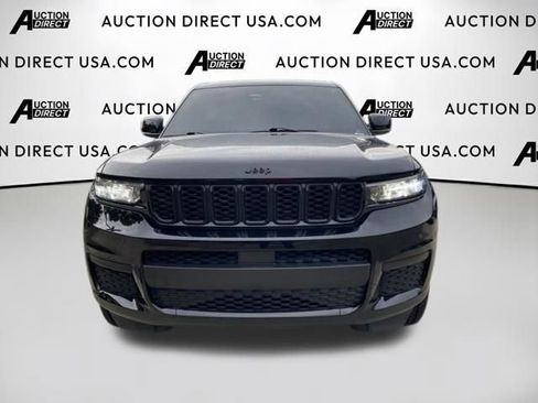 Used 2023 Jeep Grand Cherokee L Laredo RWD image 2