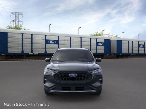 New 2025 Ford Escape SE w/ Class II Trailer Tow Package FWD image 6