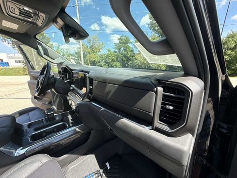 Used 2023 Chevrolet Silverado 1500 LTZ AWD/4WD image 29