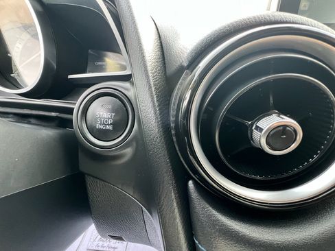 Used 2018 Toyota Yaris iA image 12