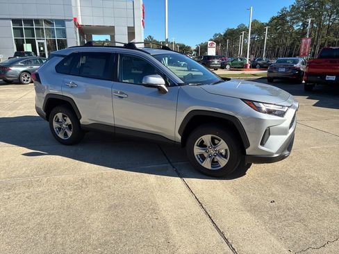 New 2025 Toyota RAV4 XLE image 9