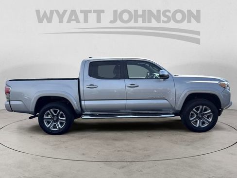 Used 2019 Toyota Tacoma Limited image 6