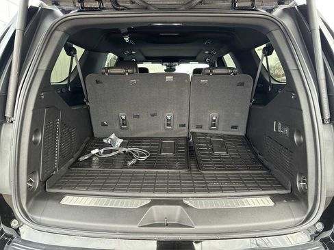 Certified 2024 Chevrolet Suburban High Country image 28