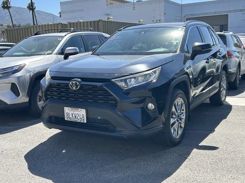 Used 2019 Toyota RAV4 XLE Premium w/ Carpet Mat Package FWD image 2