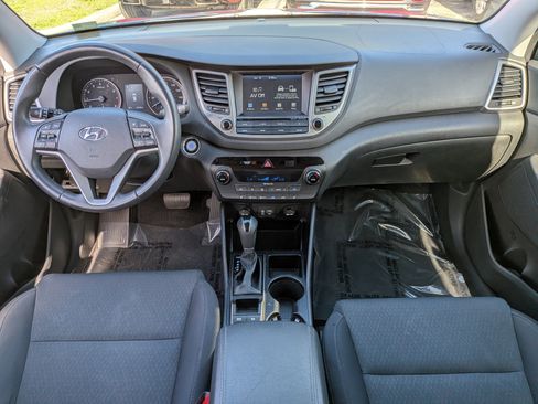 Used 2018 Hyundai Tucson Value FWD image 16