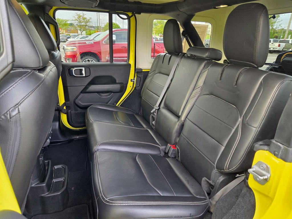Used 2023 Jeep Wrangler Unlimited Sahara w/ Cold Weather Group AWD/4WD image 29