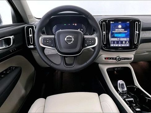 New 2026 Volvo XC40 B5 Plus w/ Protection Package Premier AWD/4WD image 11