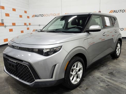 Used 2023 Kia Soul LX w/ Option Group 015 image 12