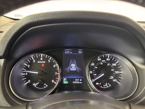 Used 2020 Nissan Rogue SV image 29