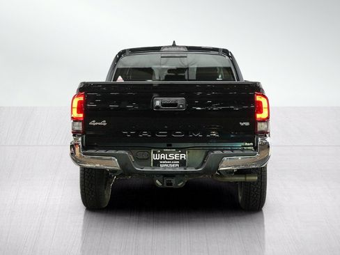 Used 2022 Toyota Tacoma SR5 AWD/4WD image 4