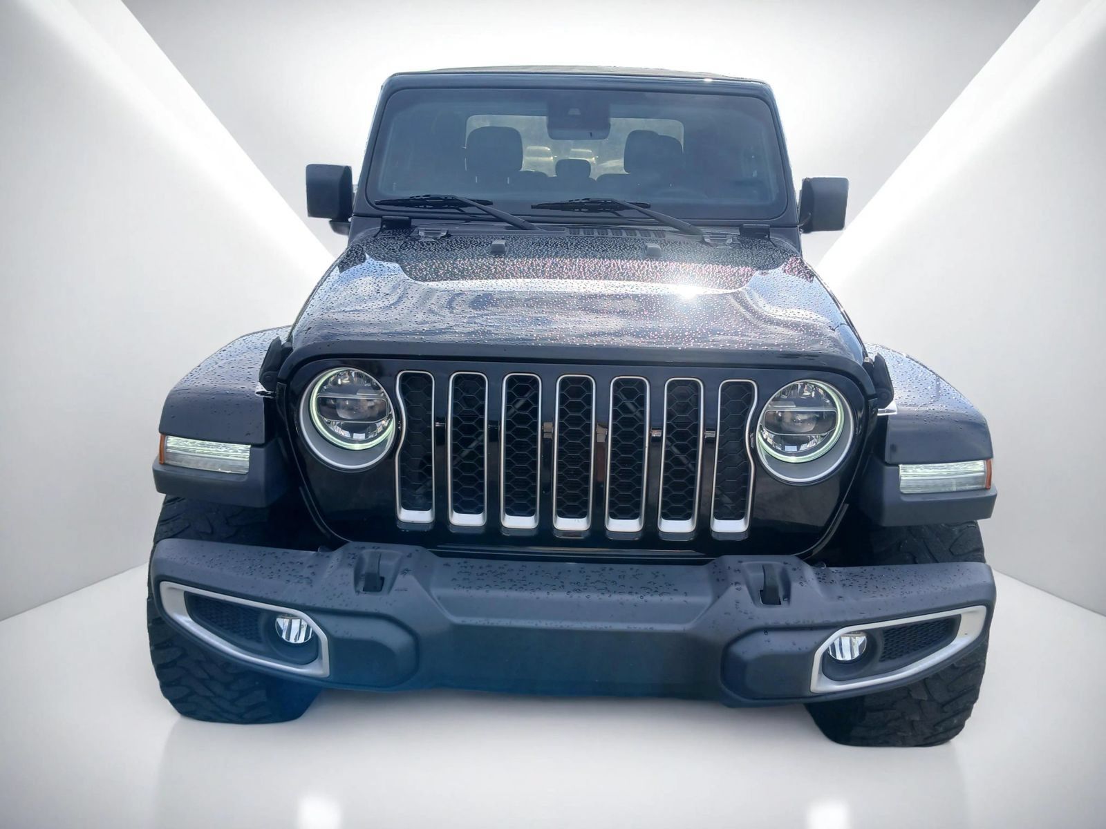 Used 2020 Jeep Gladiator Overland AWD/4WD image 3