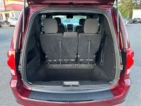 Used 2019 Dodge Grand Caravan SE FWD image 15