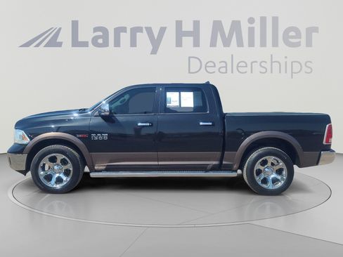 Used 2018 RAM 1500 Laramie w/ Convenience Group AWD/4WD image 2