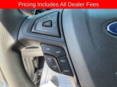 Used 2017 Ford Edge SE FWD image 7