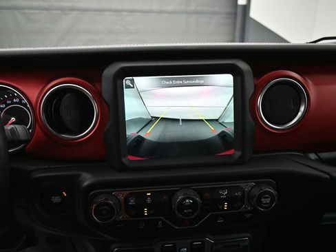 Used 2022 Jeep Gladiator Rubicon w/ LED Lighting Group AWD/4WD image 8