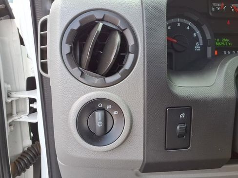 Used 2014 Ford E-350 and Econoline 350 XLT RWD image 12