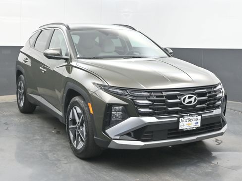Used 2025 Hyundai Tucson SEL FWD image 5