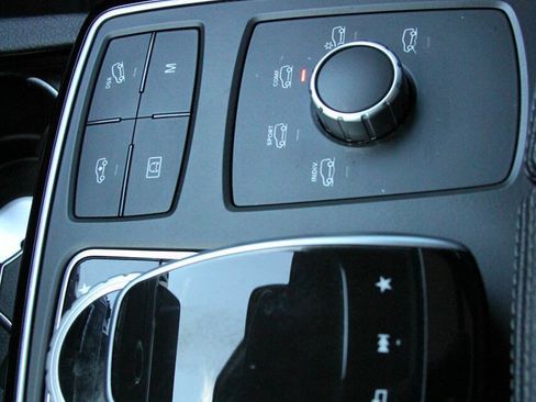 Used 2018 Mercedes-Benz GLS 550 4MATIC w/ Driver Assistance Package image 32