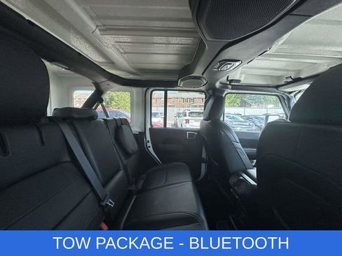 Used 2023 Jeep Wrangler Unlimited Sahara w/ Cold Weather Group AWD/4WD image 3
