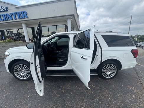 Used 2023 Ford Expedition Max Platinum AWD/4WD image 4
