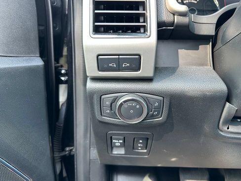 Used 2020 Ford F150 Lariat w/ Equipment Group 502A Luxury AWD/4WD image 23