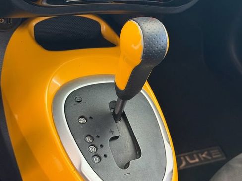 Used 2016 Nissan Juke SV FWD image 19