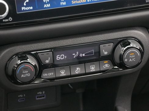 Certified 2024 Nissan Kicks SR w/ SR Premium Package image 17