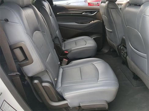 Used 2024 Buick Enclave Premium image 18