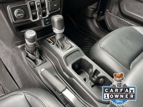 Used 2022 Jeep Wrangler Unlimited Sahara image 30