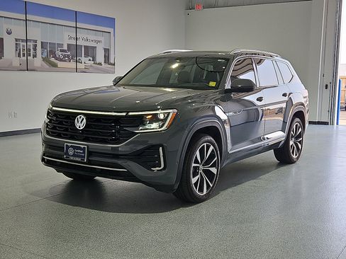 Used 2025 Volkswagen Atlas SEL Premium R-Line AWD/4WD image 4
