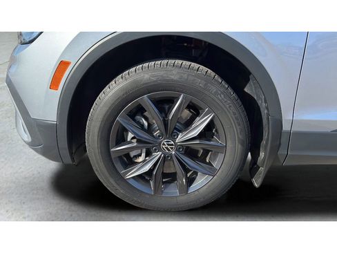 Used 2023 Volkswagen Tiguan SE image 35
