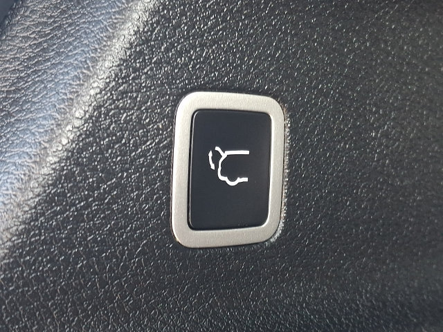 Used 2025 Chrysler Pacifica Limited FWD image 29