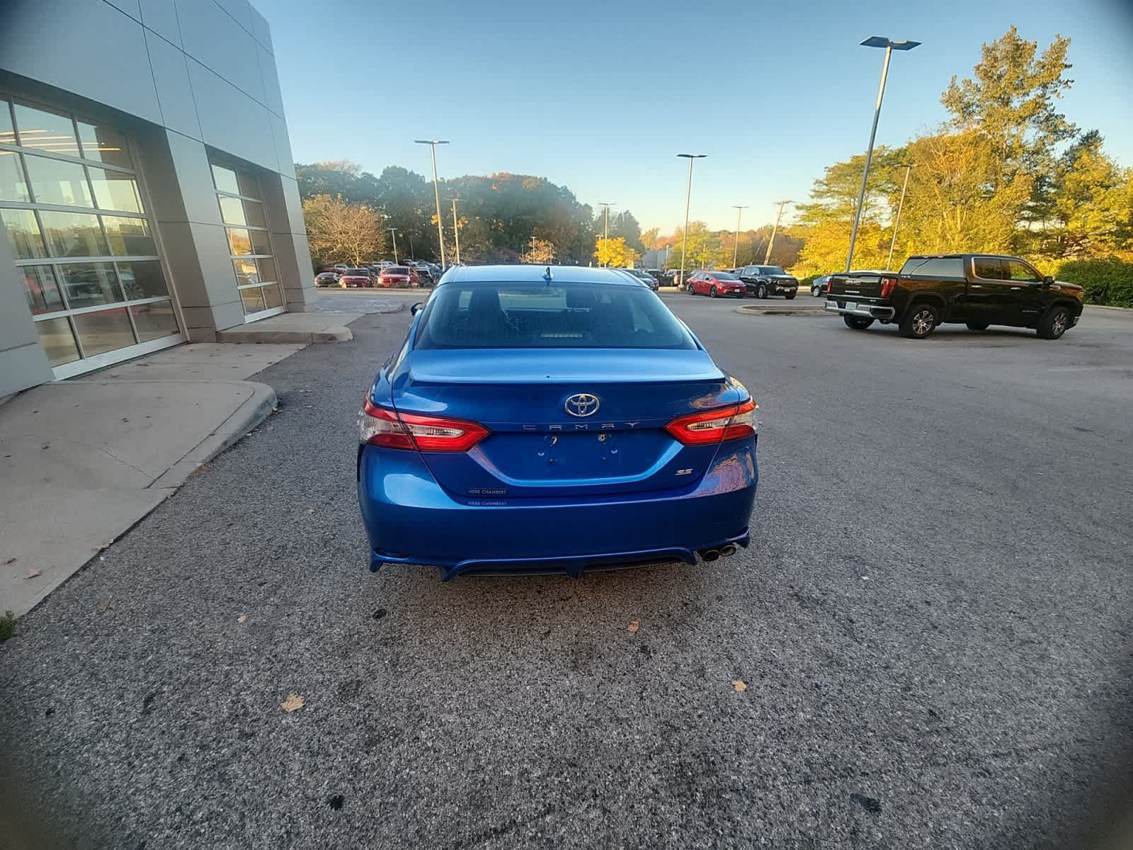 Used 2019 Toyota Camry SE FWD image 25