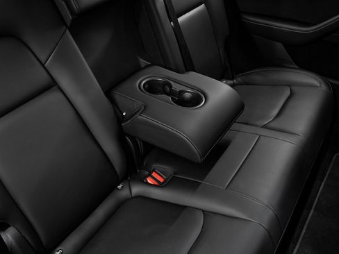 Used 2023 Tesla Model Y Long Range image 35