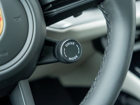 New 2026 Porsche Cayenne image 30