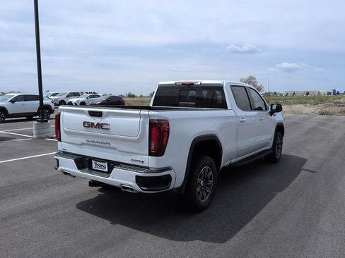Used 2024 GMC Sierra 1500 AT4 w/ Technology Package AWD/4WD image 7