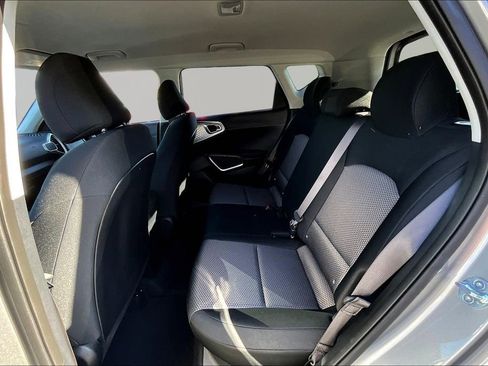 Used 2025 Kia Soul LX w/ LX Technology Package FWD image 22