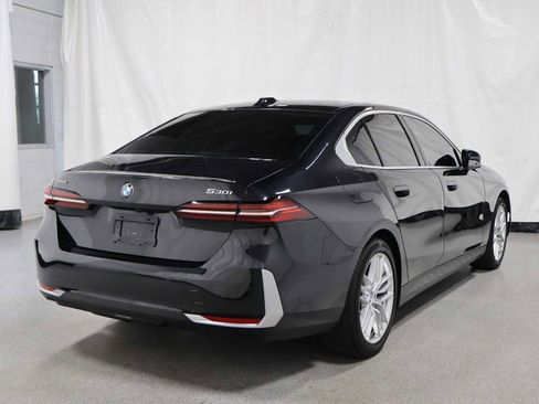 Used 2024 BMW 530i xDrive w/ Premium Package AWD/4WD image 9