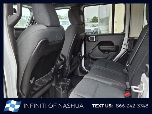 Used 2026 Jeep Wrangler Unlimited Rubicon AWD/4WD image 23