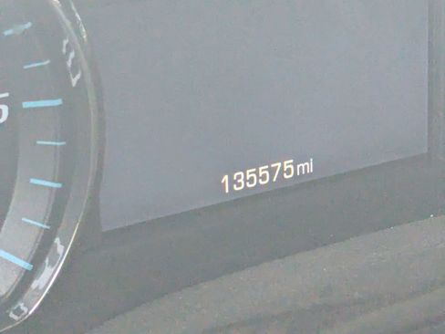 Used 2018 GMC Yukon XL SLT w/ Open Road Package image 9