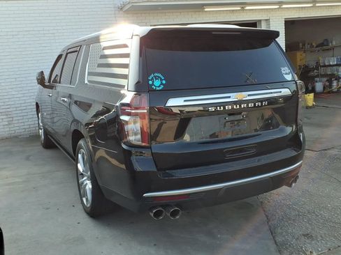 Used 2024 Chevrolet Suburban High Country AWD/4WD image 5