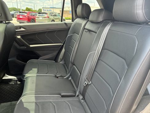 Used 2022 Volkswagen Tiguan SEL R-Line AWD/4WD image 19