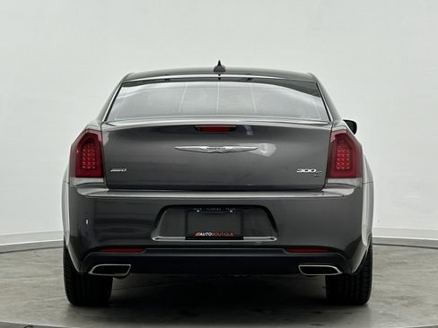 Used 2020 Chrysler 300 S image 6