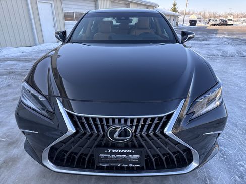 Used 2023 Lexus ES 300h Ultra Luxury image 13